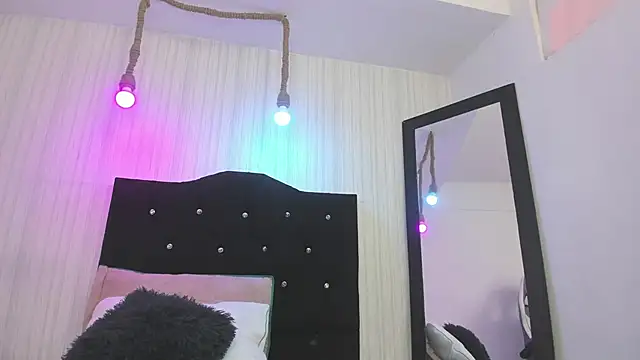 nicky angel1 online show from February 11, 2026, 7:14 pm