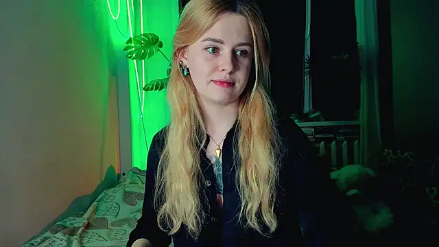 Alexa Pirs online show from March 14, 2025, 10:38 pm