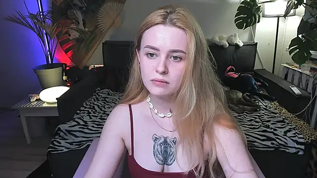 Snapshot of Alexa_Pirs chatting on May 26, 2026, 5:44 pm Alexa Pirs online show from May 26, 2026, 5:44 pm