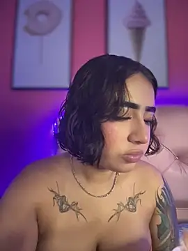 Scarlett-LS online show from December 3, 2025, 2:23 am