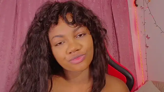 Daphnewalker   online show from December 17, 2025, 11:04 am