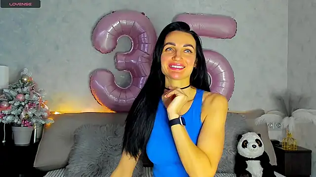 Snapshot of Tina_Mart chatting on December 4, 2025, 12:15 pm Tina Mart online show from December 4, 2025, 12:15 pm