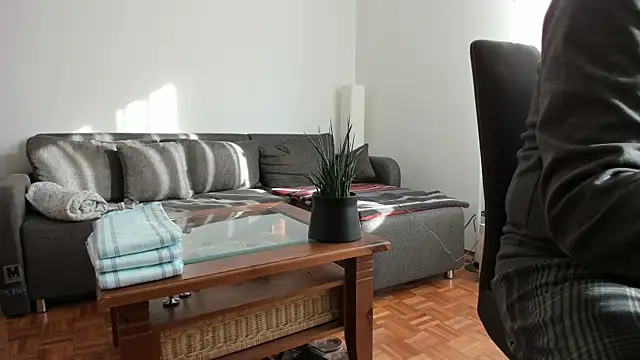 molicaremolicare online show from November 19, 2025, 12:16 pm