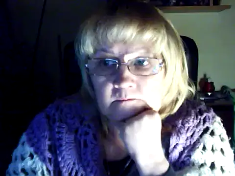 Snapshot of Violet5364 chatting on February 21, 2025, 6:04 pm Violet5364 online show from February 21, 2025, 6:04 pm