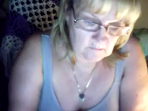 Snapshot of Violet5364 chatting on March 13, 2025, 7:50 pm Violet5364 online show from March 13, 2025, 7:50 pm