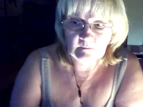 Snapshot of Violet5364 chatting on September 20, 2025, 7:19 pm Violet5364 online show from September 20, 2025, 7:19 pm