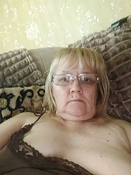 Snapshot of Violet5364 chatting on June 19, 2026, 3:51 pm Violet5364 online show from June 19, 2026, 3:51 pm
