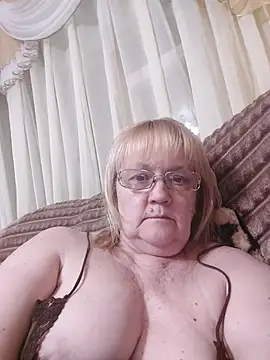 Snapshot of Violet5364 chatting on June 6, 2026, 8:14 pm Violet5364 online show from June 6, 2026, 8:14 pm