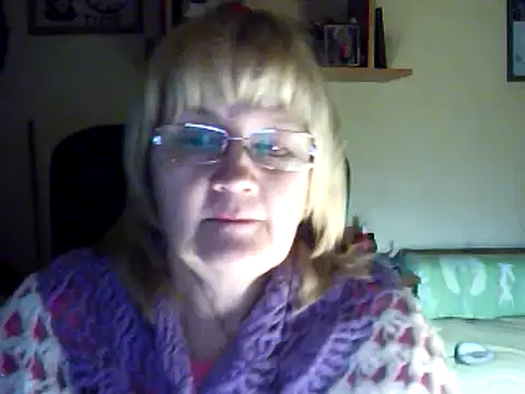 Snapshot of Violet5364 chatting on February 12, 2025, 7:13 pm Violet5364 online show from February 12, 2025, 7:13 pm
