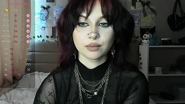 marynixoxo online show from March 19, 2026, 12:38 pm