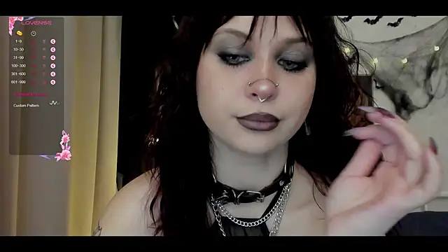 Snapshot of marynixoxo chatting on October 31, 2025, 9:28 am marynixoxo online show from October 31, 2025, 9:28 am