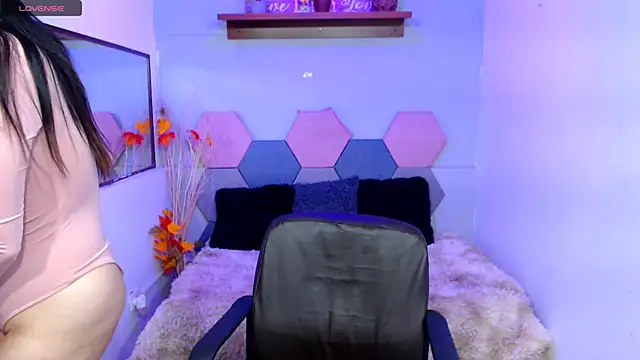 Snapshot of Lana_Pearce chatting on February 20, 2025, 1:08 pm Lana Pearce online show from February 20, 2025, 1:08 pm