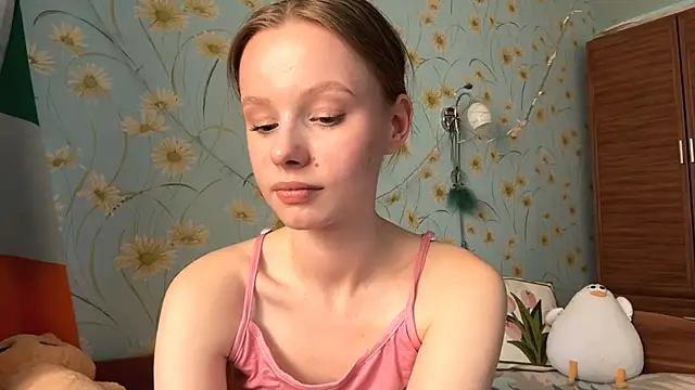 Snapshot of BeckyDwinell chatting on March 22, 2025, 12:14 pm BeckyDwinell online show from March 22, 2025, 12:14 pm
