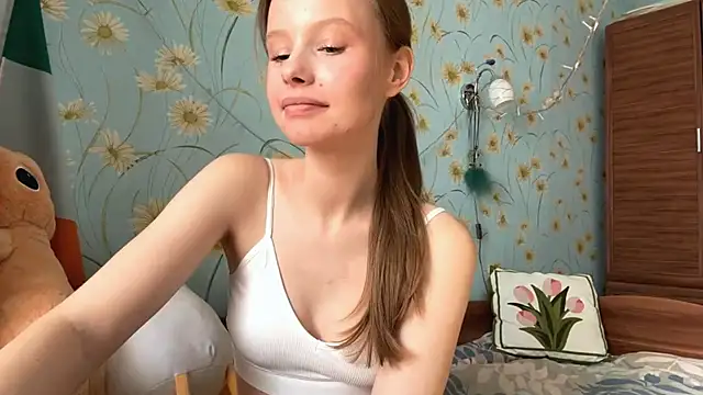 Snapshot of BeckyDwinell chatting on March 9, 2025, 8:29 am BeckyDwinell online show from March 9, 2025, 8:29 am