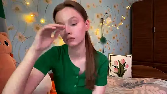 Snapshot of BeckyDwinell chatting on March 12, 2025, 2:45 pm BeckyDwinell online show from March 12, 2025, 2:45 pm