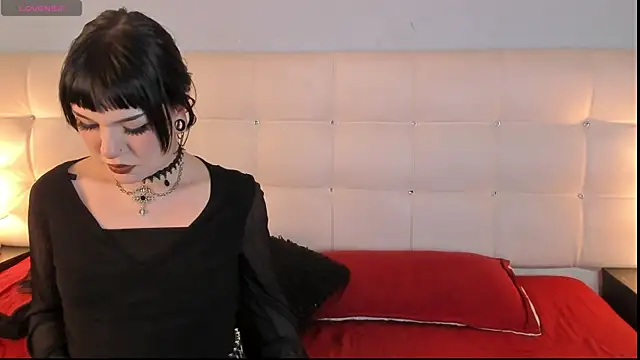 Snapshot of Gothel_4 chatting on October 2, 2025, 7:39 pm Gothel 4 online show from October 2, 2025, 7:39 pm