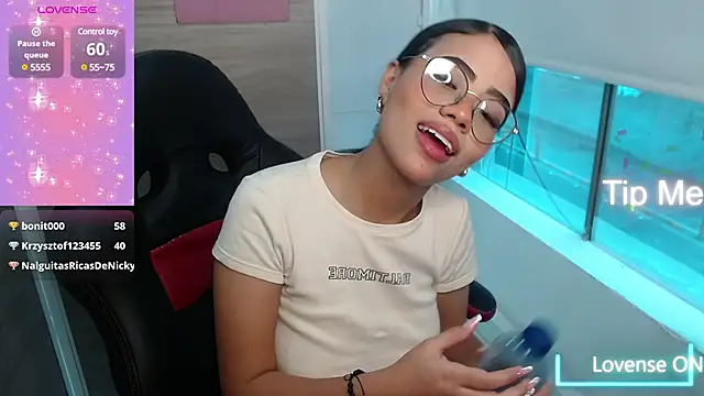 Sussan love01 online show from March 5, 2025, 8:21 pm