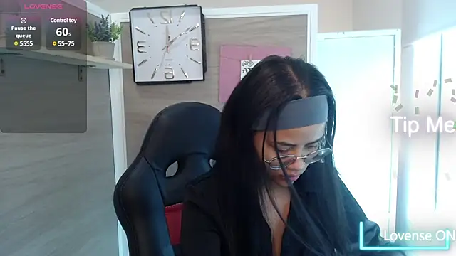 Sussan love01 online show from February 27, 2025, 1:49 pm