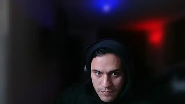 Snapshot of Andresbogota11 chatting on July 14, 2026, 5:41 pm Andresbogota11 online show from July 14, 2026, 5:41 pm