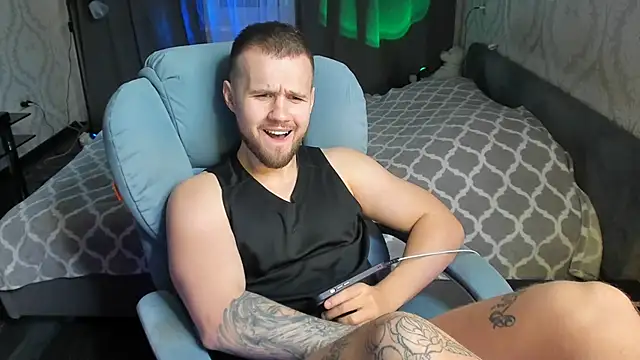 Snapshot of Vladik_b chatting on March 3, 2025, 8:11 pm Vladik b online show from March 3, 2025, 8:11 pm