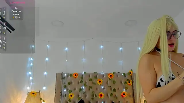 Snapshot of CandieGilson__ chatting on March 9, 2025, 7:48 pm CandieGilson online show from March 9, 2025, 7:48 pm