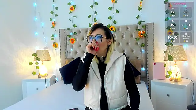 Snapshot of CandieGilson__ chatting on September 28, 2025, 1:07 pm CandieGilson online show from September 28, 2025, 1:07 pm