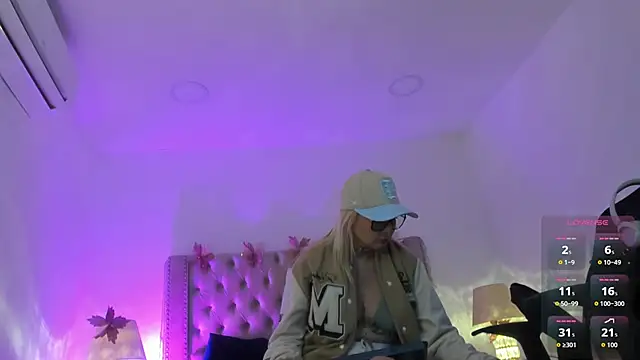 CandieGilson   online show from March 15, 2026, 11:39 am