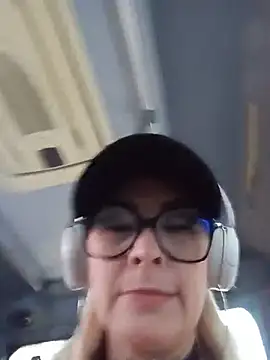 CandieGilson   online show from May 23, 2026, 11:20 am