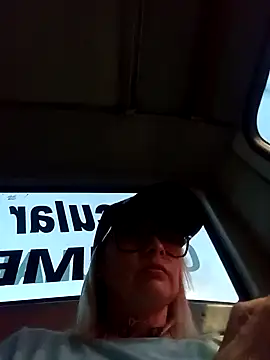 Snapshot of CandieGilson__ chatting on September 15, 2025, 10:48 am CandieGilson online show from September 15, 2025, 10:48 am