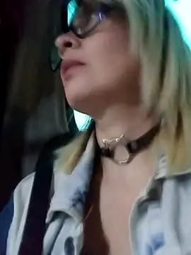 Snapshot of CandieGilson__ chatting on October 3, 2025, 11:01 am CandieGilson online show from October 3, 2025, 11:01 am