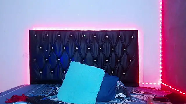 Snapshot of kaisalov_ chatting on November 30, 2025, 3:57 pm kaisalov online show from November 30, 2025, 3:57 pm