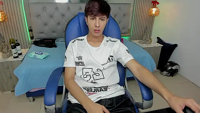 Estiv18  online show from January 16, 2026, 2:37 am