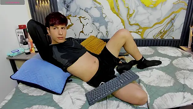 Estiv18  online show from February 19, 2026, 1:35 am