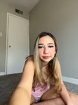 Snapshot of angelicasn0w chatting on February 6, 2026, 3:08 pm angelicasn0w online show from February 6, 2026, 3:08 pm