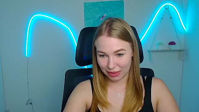 Snapshot of Dana_flowers chatting on July 9, 2026, 6:47 am Dana flowers online show from July 9, 2026, 6:47 am