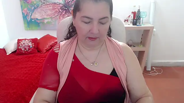 leonela 69 online show from February 13, 2026, 6:52 pm