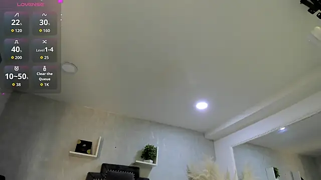 EmiliaRose  online show from February 2, 2026, 8:52 pm