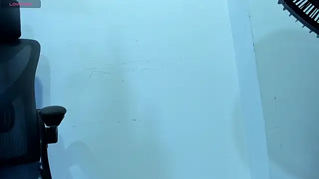 EmiliaRose  online show from October 9, 2025, 9:04 pm