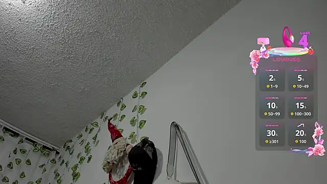 Snapshot of EmiliaRose_ chatting on May 30, 2026, 1:39 pm EmiliaRose online show from May 30, 2026, 1:39 pm