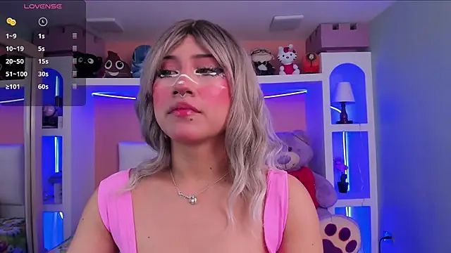 Snapshot of miss___megan chatting on February 23, 2026, 2:13 am miss megan online show from February 23, 2026, 2:13 am