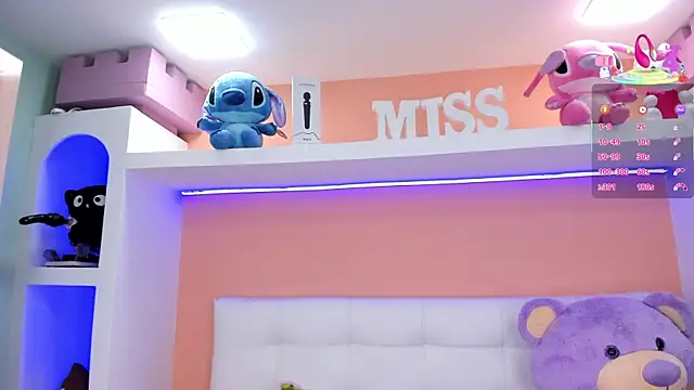 Snapshot of miss___megan chatting on March 18, 2025, 5:45 am miss megan online show from March 18, 2025, 5:45 am