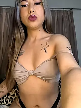 Snapshot of Tiff_Doll chatting on September 28, 2025, 4:47 pm Tiff Doll online show from September 28, 2025, 4:47 pm