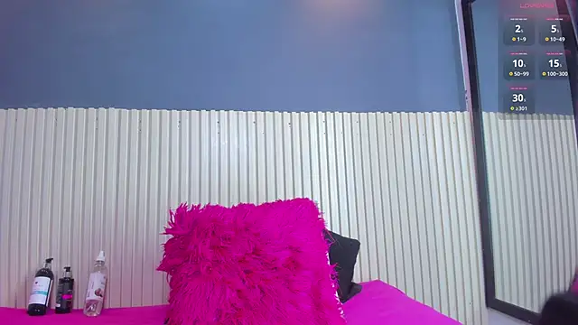 Aida-nicolle online show from November 28, 2025, 10:15 am