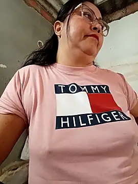 Snapshot of promiscuous-indecent-momm chatting on February 2, 2026, 2:16 pm promiscuous-indecent-momm online show from February 2, 2026, 2:16 pm