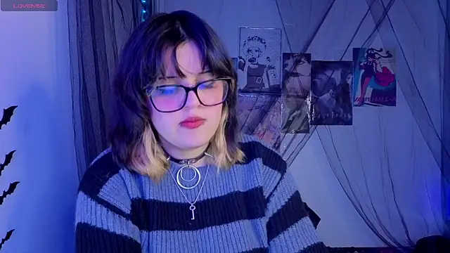 scarleth shadow online show from November 28, 2025, 12:33 am