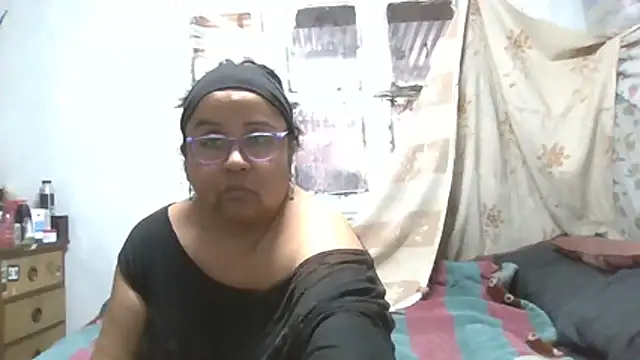 erinadarling79 online show from July 29, 2026, 3:44 pm