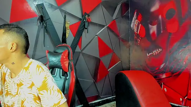 Snapshot of Isak_Millan chatting on December 2, 2025, 12:11 am Isak Millan online show from December 2, 2025, 12:11 am