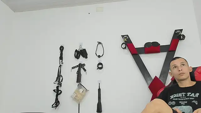 Snapshot of Isak_Millan chatting on November 6, 2025, 3:16 pm Isak Millan online show from November 6, 2025, 3:16 pm