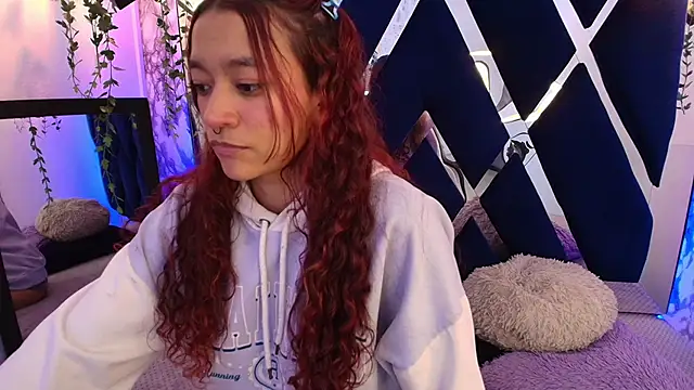 Snapshot of charlotte_bluee chatting on September 28, 2025, 5:53 pm charlotte bluee online show from September 28, 2025, 5:53 pm
