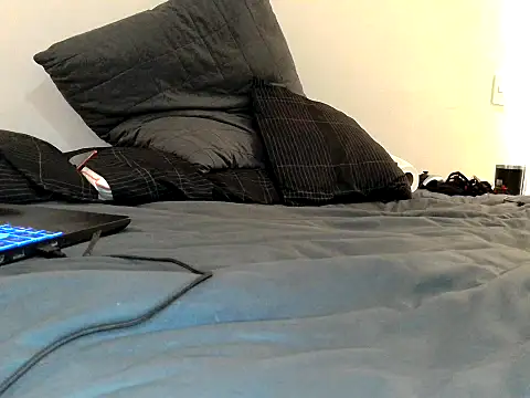 Snapshot of Iscariot19 chatting on November 20, 2025, 12:22 am Iscariot19 online show from November 20, 2025, 12:22 am